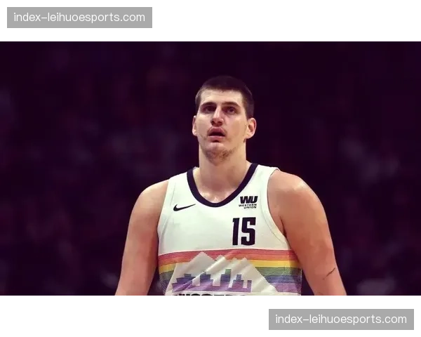 勇士萨里奇空间型四号位作用受限,防守端移动速度成对手针对点 勇士萨里奇空间型四号位作用受限,防守端移动速度成对手针对点